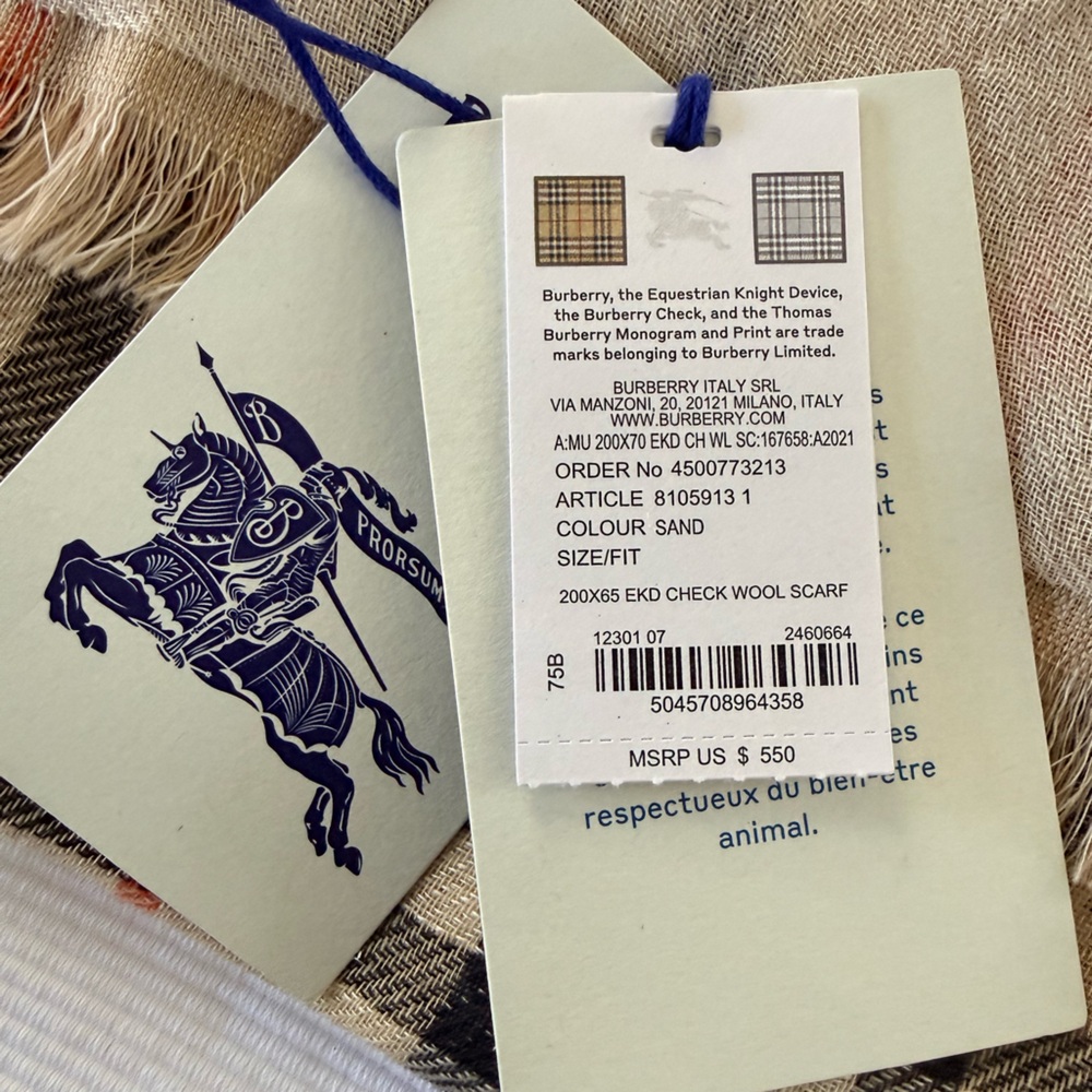 Burberry Beige and Black Check Wool Scarf with Logo Tag new with tags - Picture 2 of 9